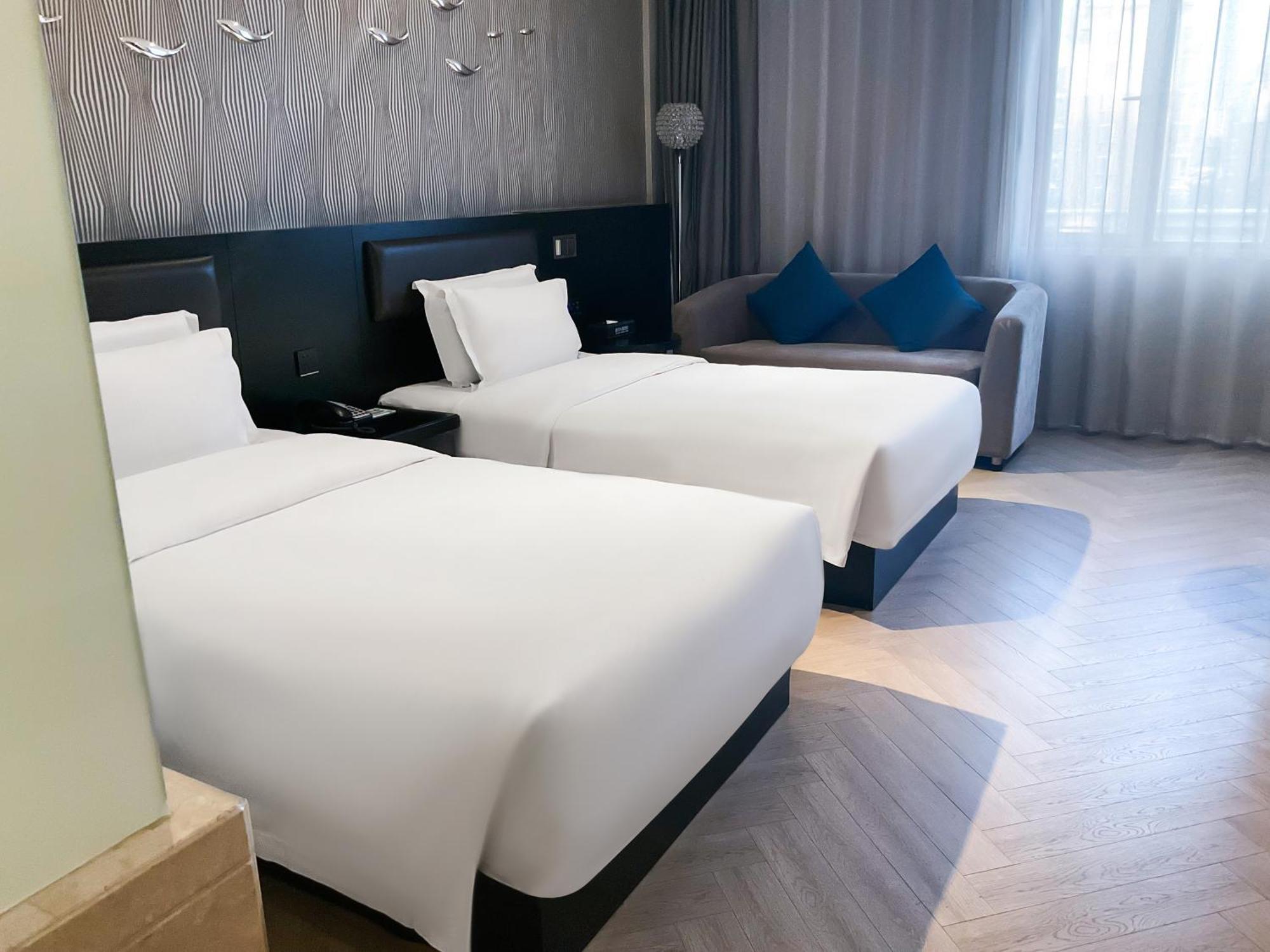 Crystal Orange International Tourism Chuansha Hotel 4*