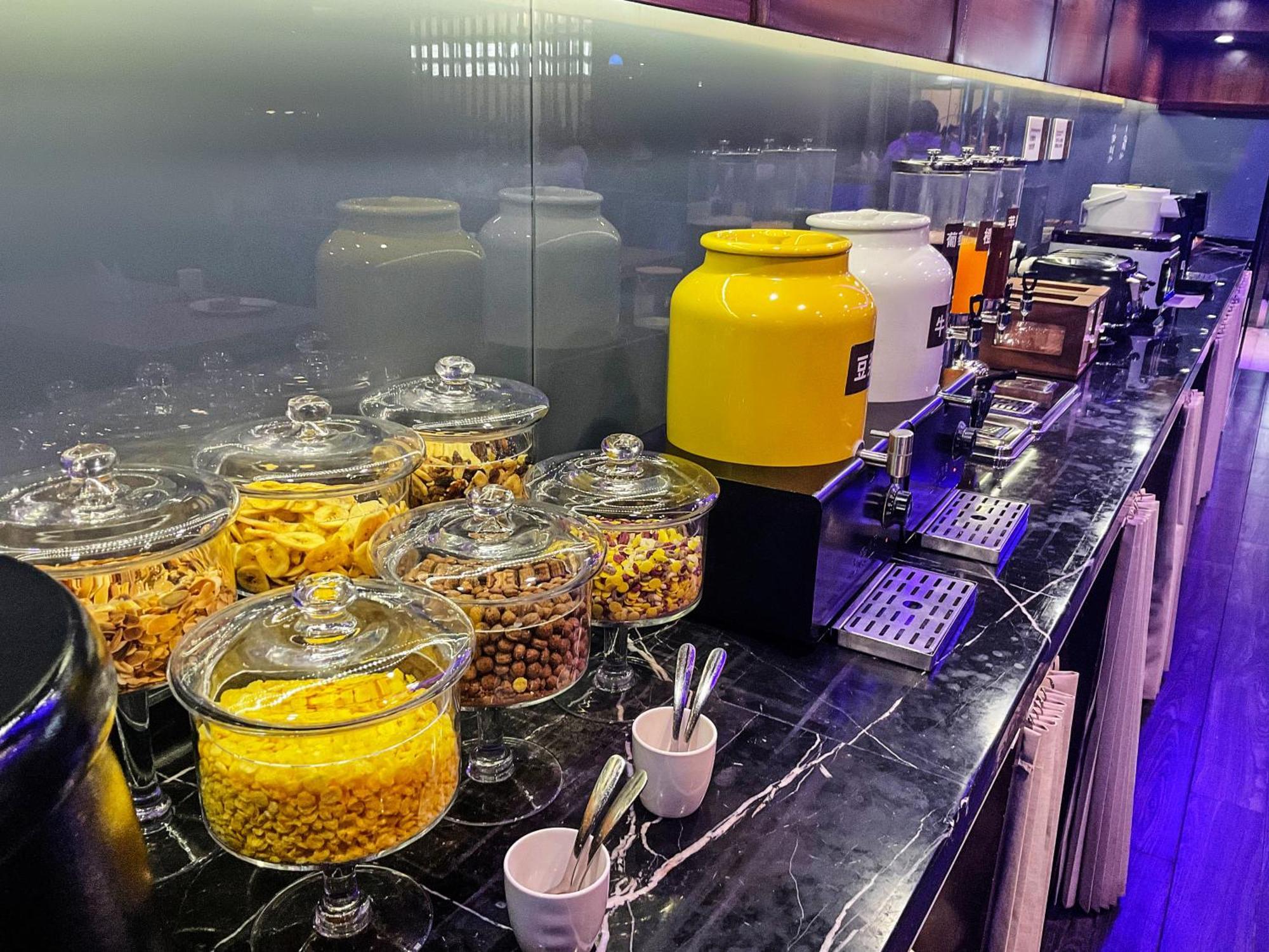 Crystal Orange International Tourism Chuansha Hotel 4*